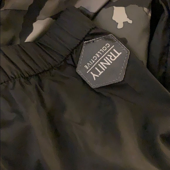 Camo & Black Full Zip Windbreaker Hoodie J… - Picture 2 of 3